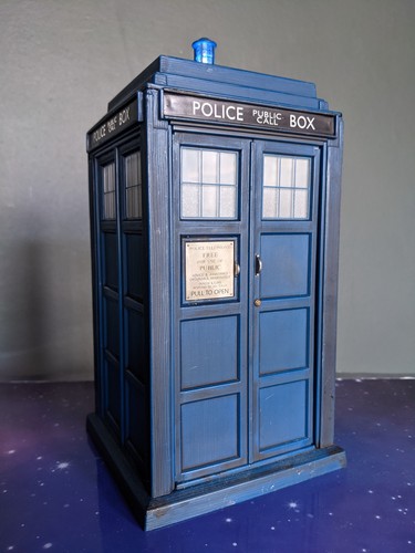 TARDIS model with illuminated windows, Police Public Call Box sign and roof light